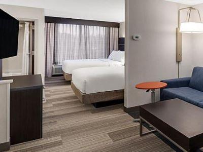 Express By Ihg Hotel 2*