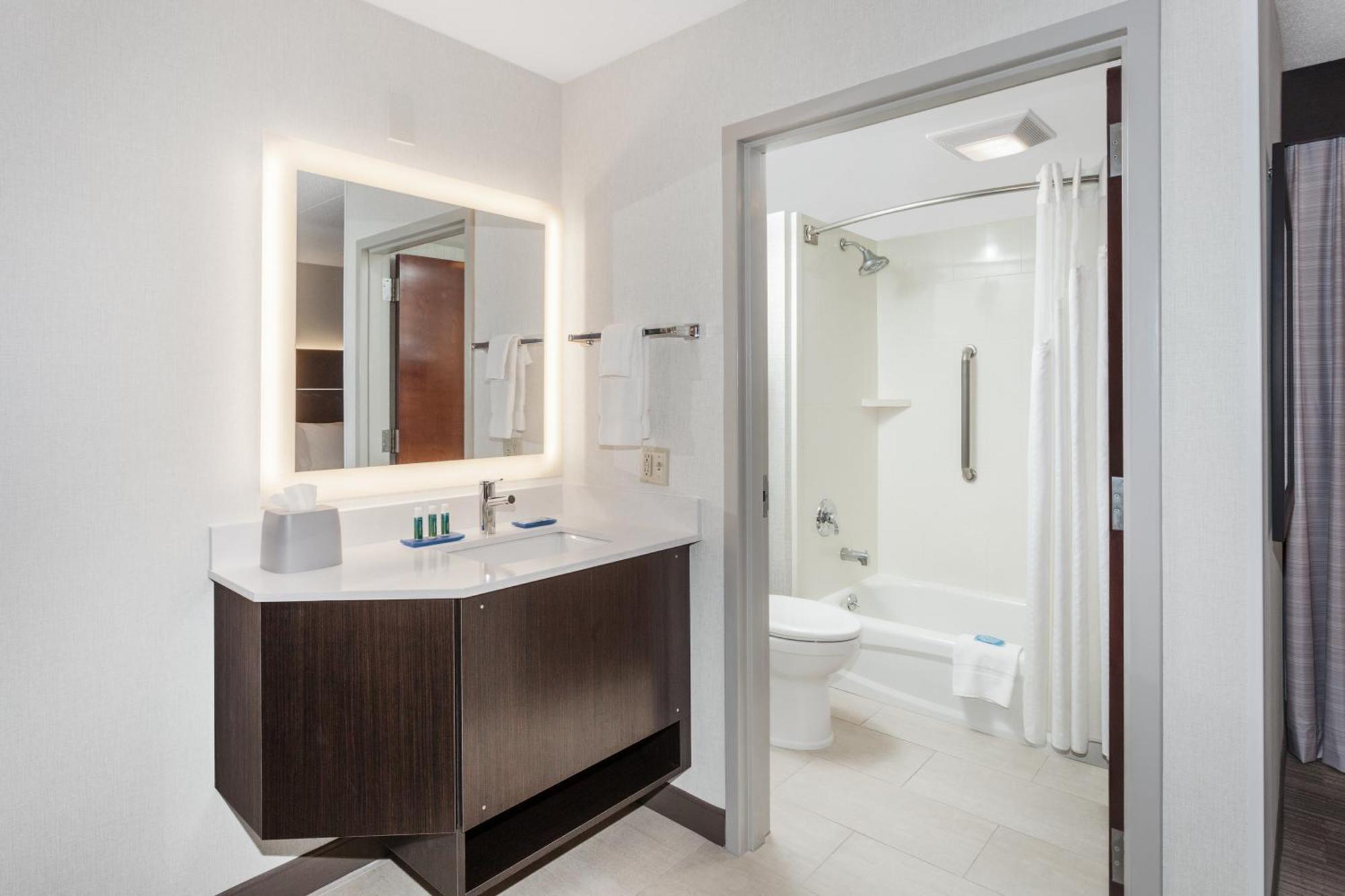 Express By Ihg Hotel